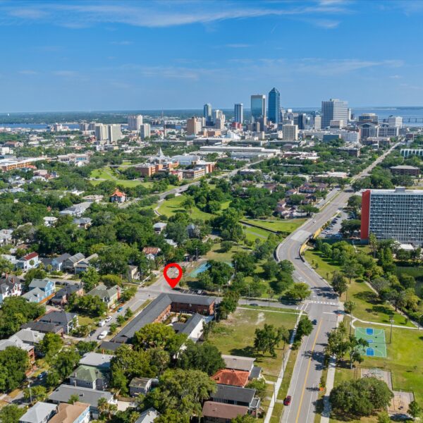 01b-historic-neighborhood-view-jacksonville-fl Street view of the historic residential neighborhood surrounding an apartment renovation project.